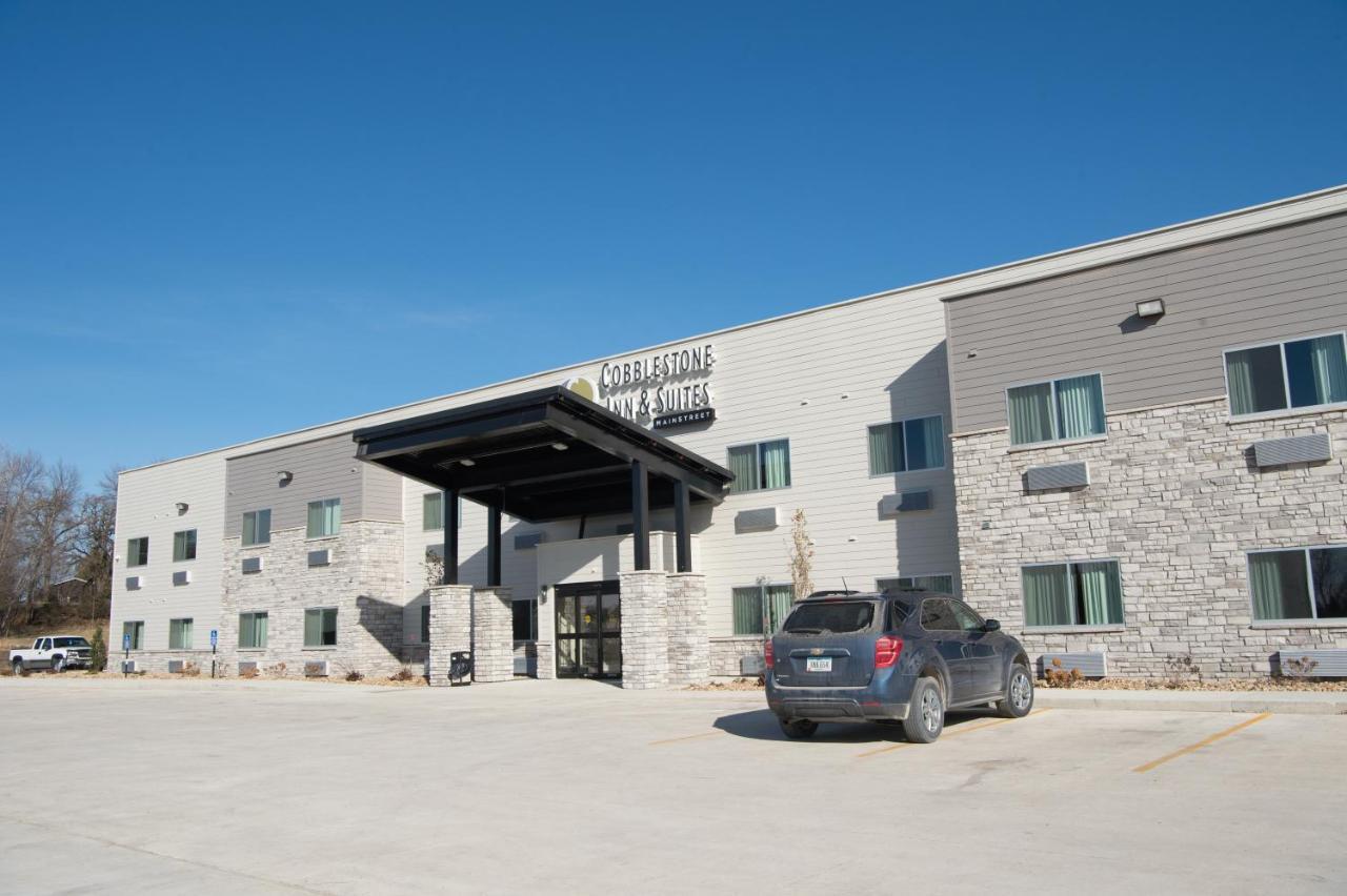 Cobblestone Inn & Suites - Forest City Exteriör bild