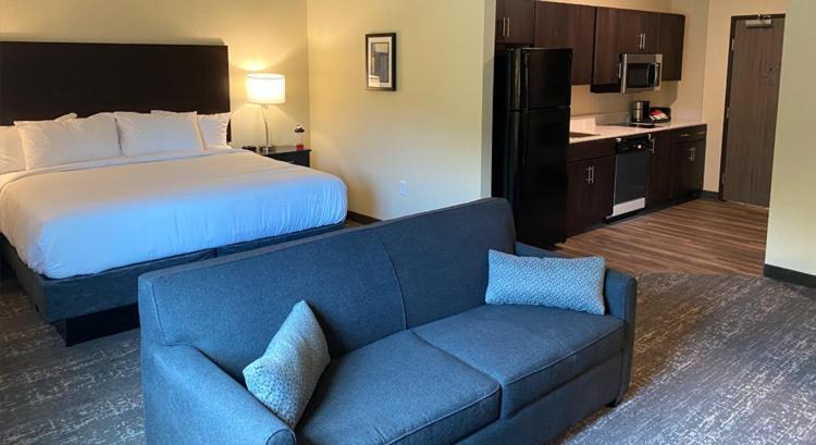 Cobblestone Inn & Suites - Forest City Exteriör bild