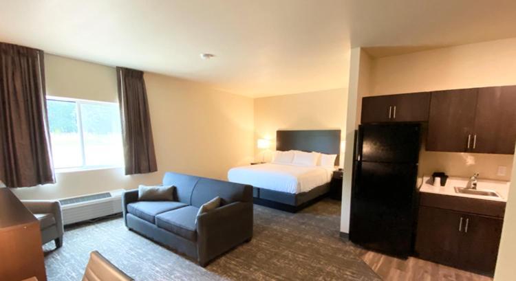 Cobblestone Inn & Suites - Forest City Exteriör bild